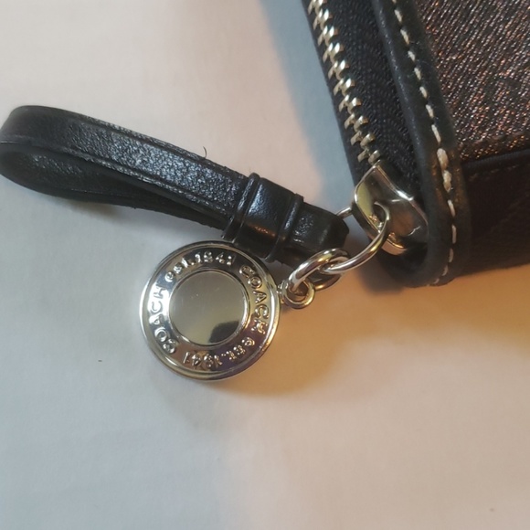 Excellent Condition,  Like New - Picture 3 of 5